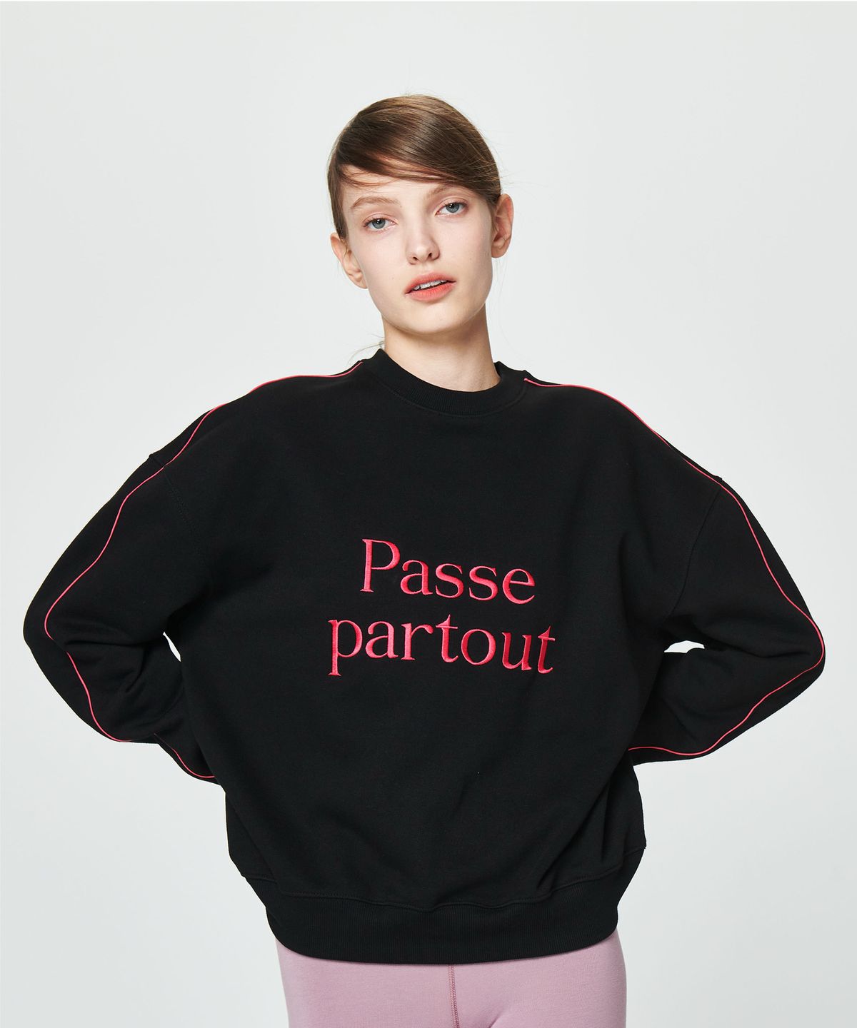 파스파르투(PASPARTU) PASSE PARTOUT LOGO SWEATSHIRT [BLACK]