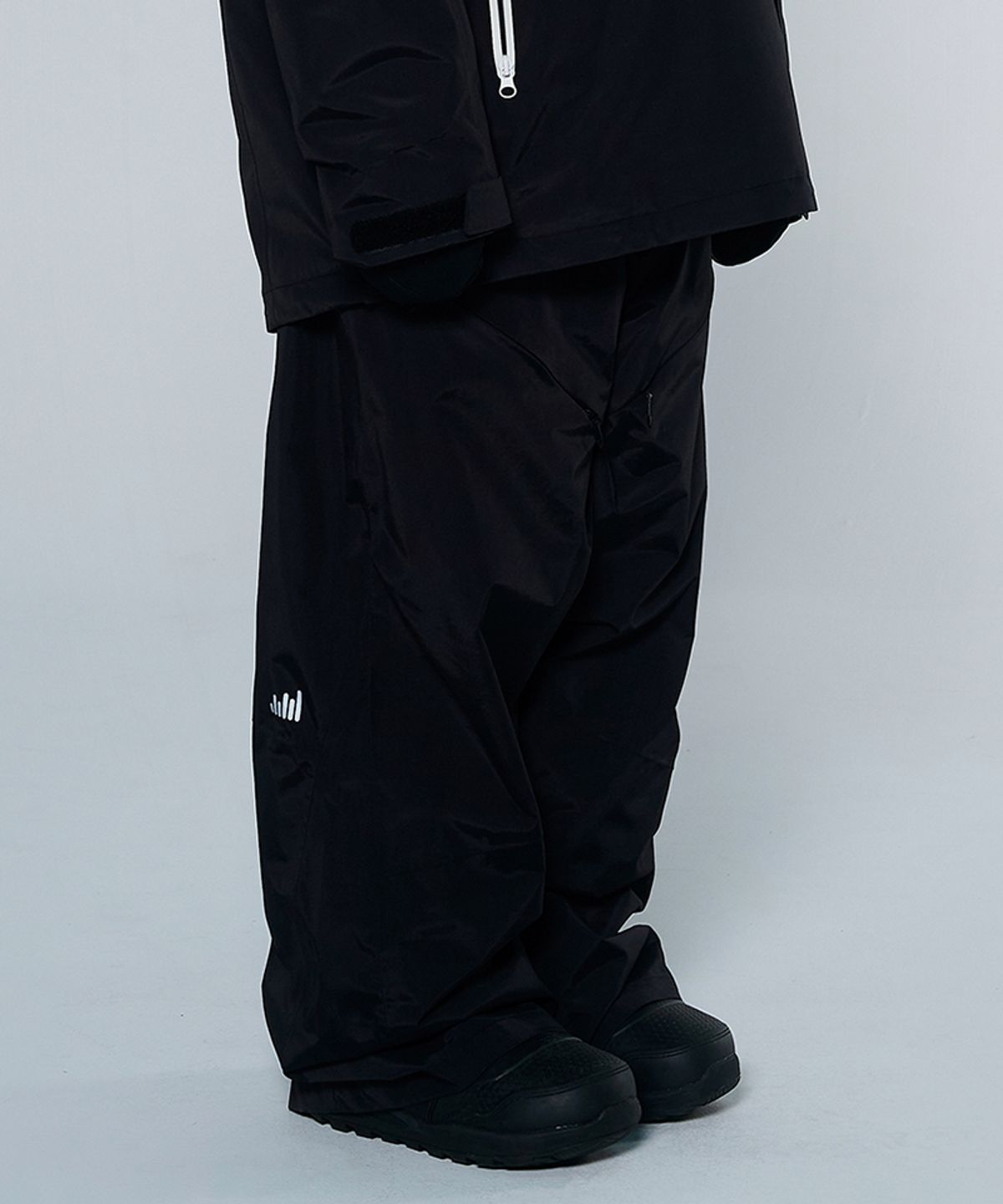 돌아우터웨어(DOLL OUTERWEAR) [DOLL X DUMDIDUM] 2425 스피카 보드복 팬츠 BLACK 남녀공용