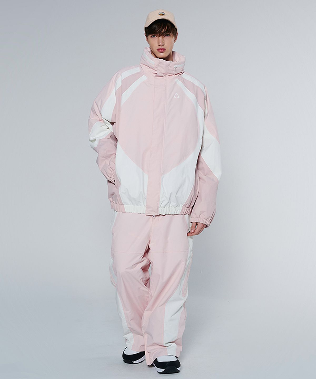 돌아우터웨어(DOLL OUTERWEAR) [DOLL X DUMDIDUM] 2425 알타 자켓&팬츠 보드복 세트 PINK 남녀공용