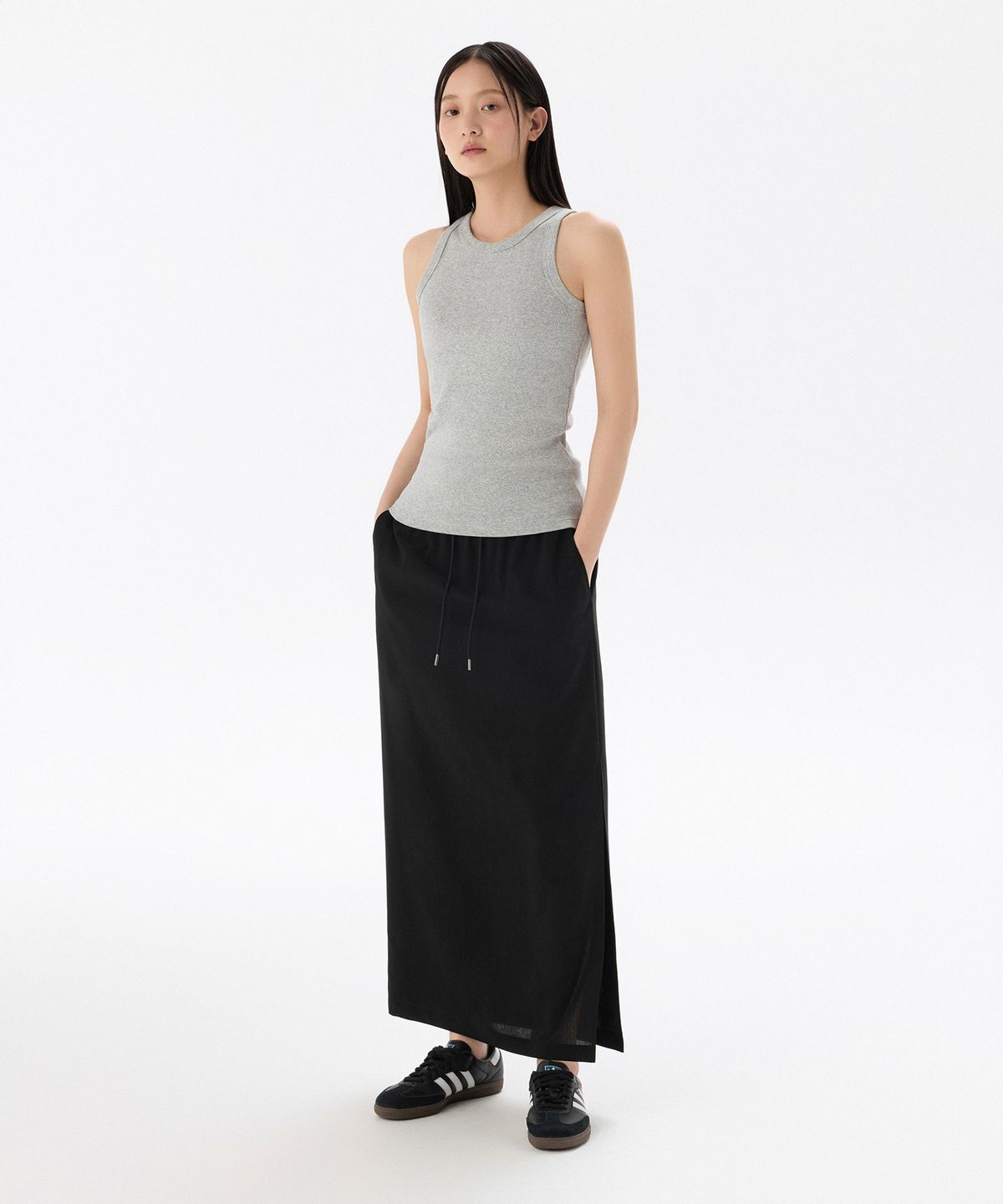 무신사 스탠다드 우먼(MUSINSA STANDARD WOMAN) 우먼즈 린넨 라이크 밴딩 롱 스커트 [블랙]