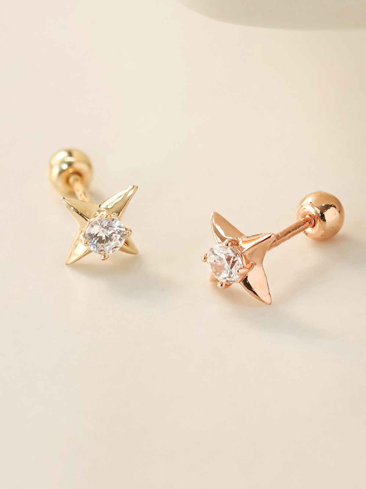 미니멀피어싱(MINIMALPIERCING) 14K 스터드 큐빅 피어싱 귀걸이