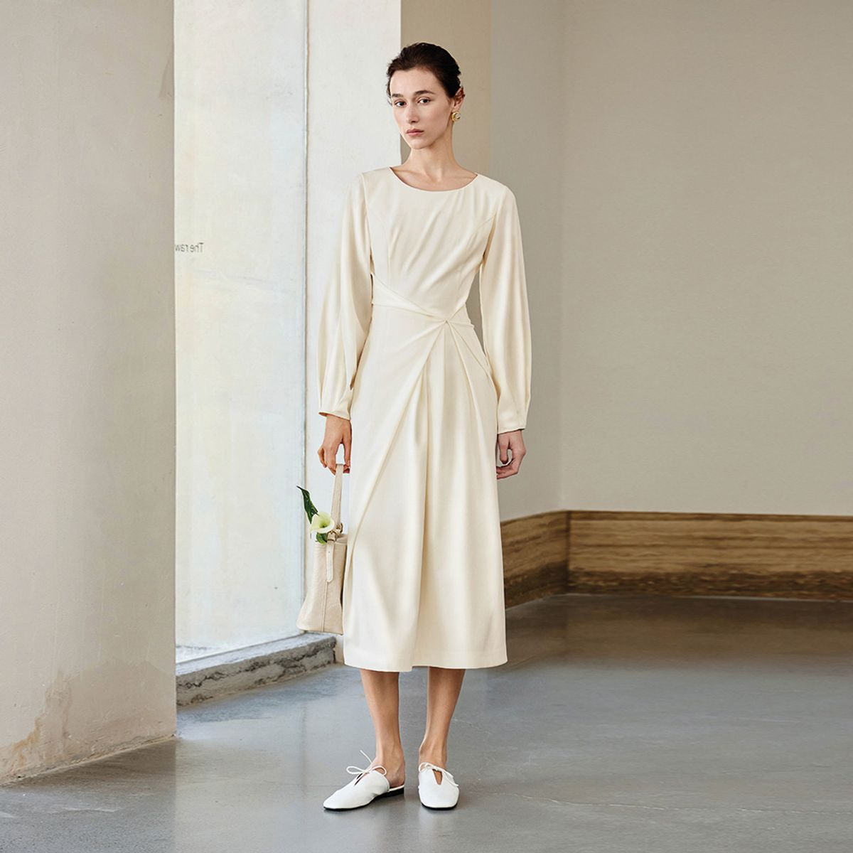 와이와이아이엠(YYIAM) YY_Cinched waist crew neck dress