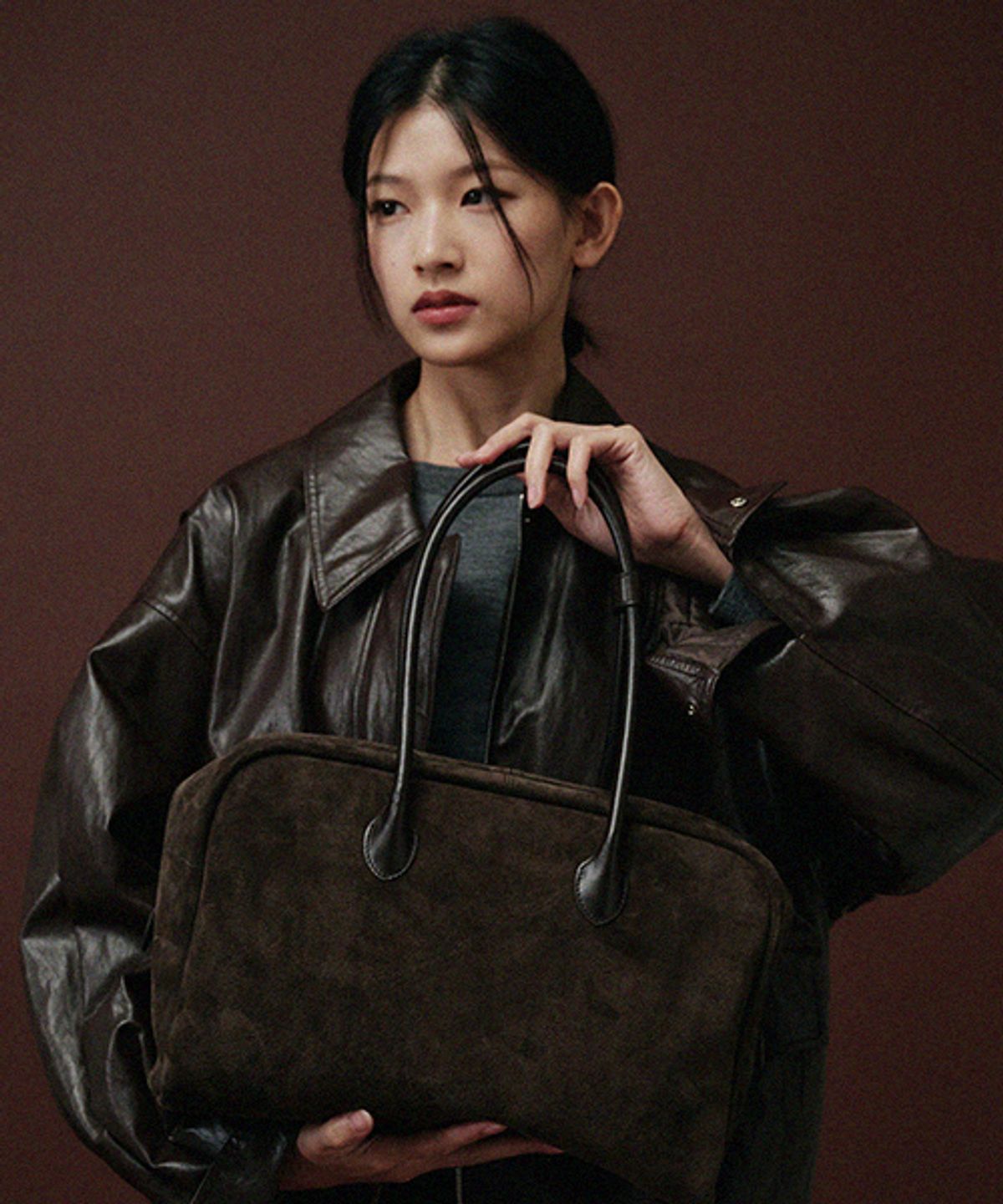 드메이커(DEMAKER) Vetiver suede bag-deep brown