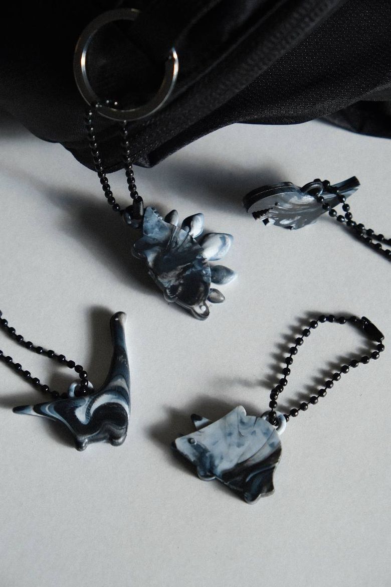 PLASTIC UPCYCLING KEYRING - 공롱 BLACK SET