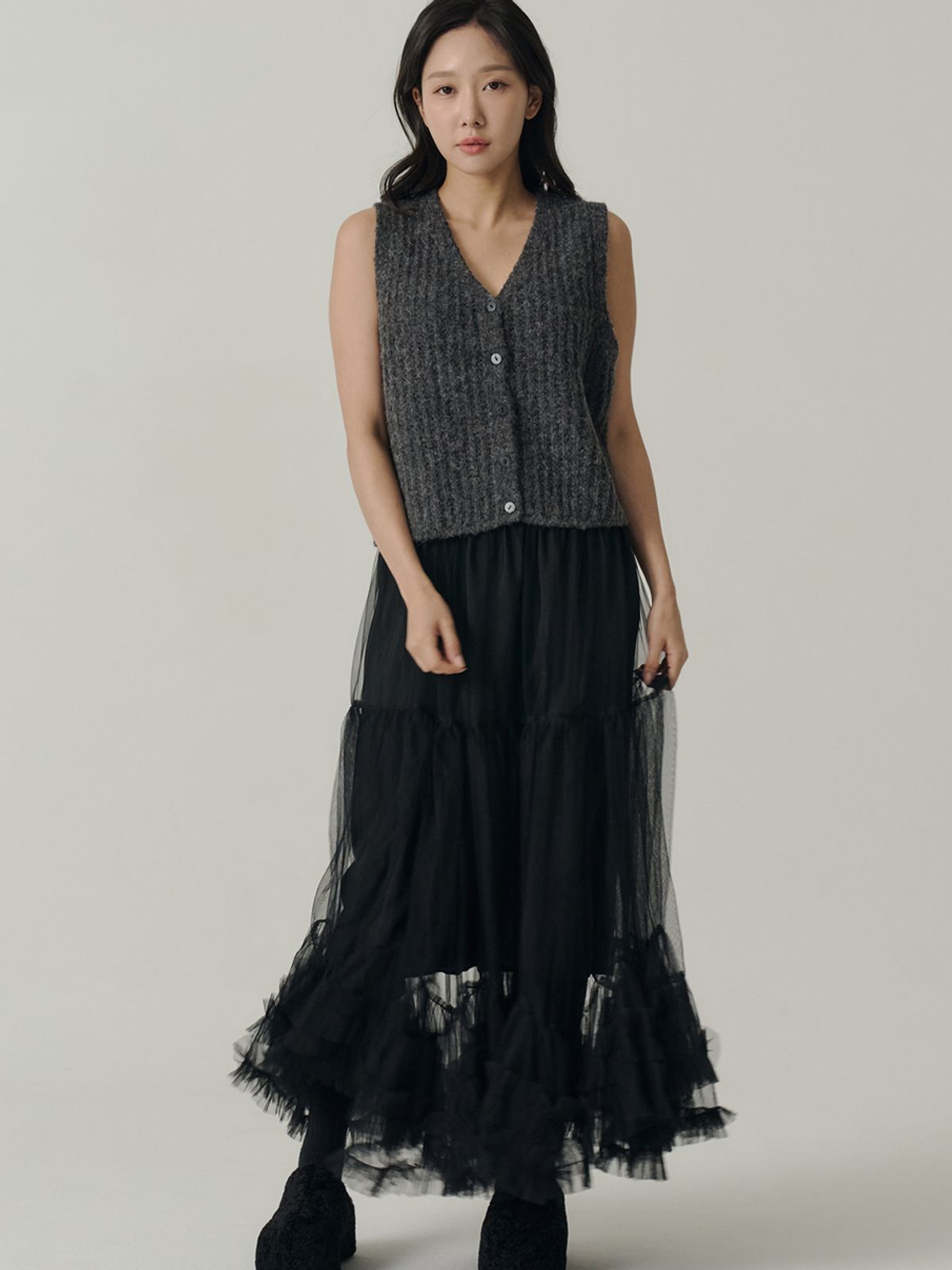 쏘리, 투 머치 러브(SORRY, TOO MUCH LOVE) Alpaca Wool V-neck Knit Vest_Gray