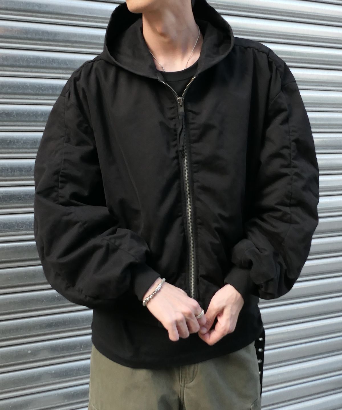 브랜디드(BRANDED) SHIRRING HOOD BOMBER JACKET [VINTAGE BLACK]