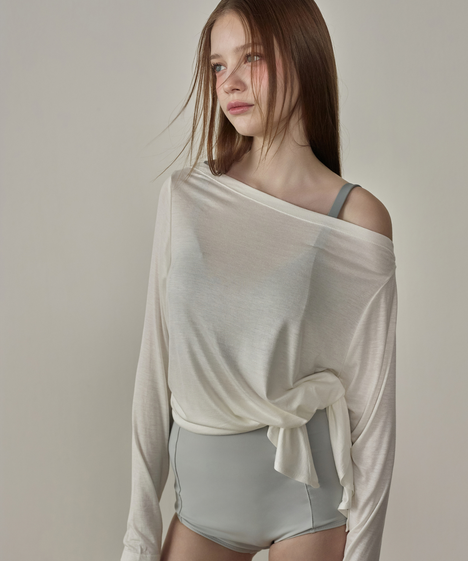 【Vikini Vender】エリーマルチウェイカバーアップ WHITE MUSINSA公式 | VIKINI VENDER Ellie Slit Multiway Coverup - White