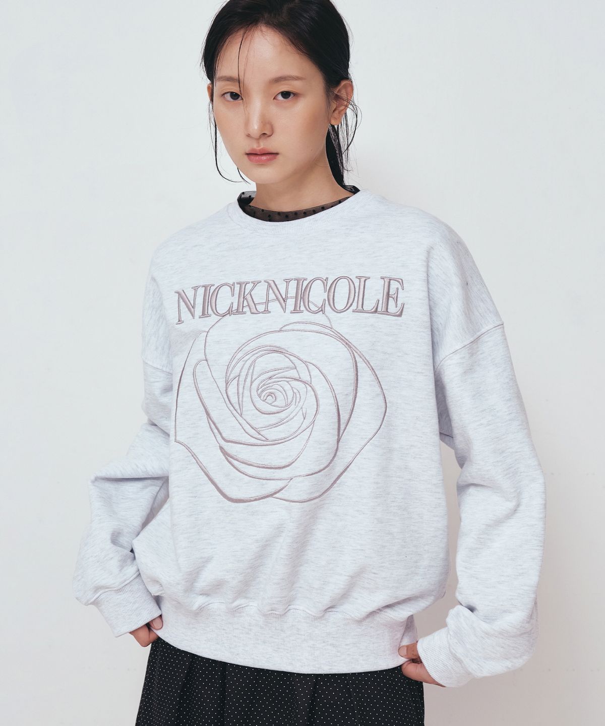 닉앤니콜(NICK&NICOLE) VOLUME NICOLE ROSE SWEATSHIRT_MELANGE SILVER