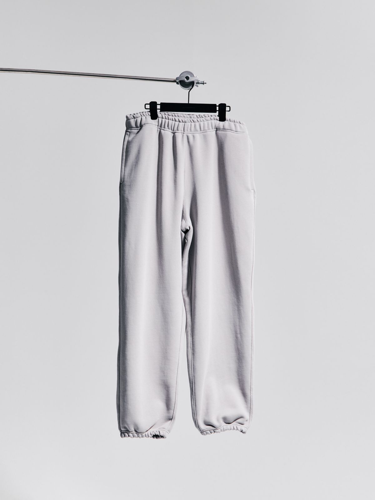 고저(GOZER) OVERSIZED SWEAT PANTS_MUD WASHED