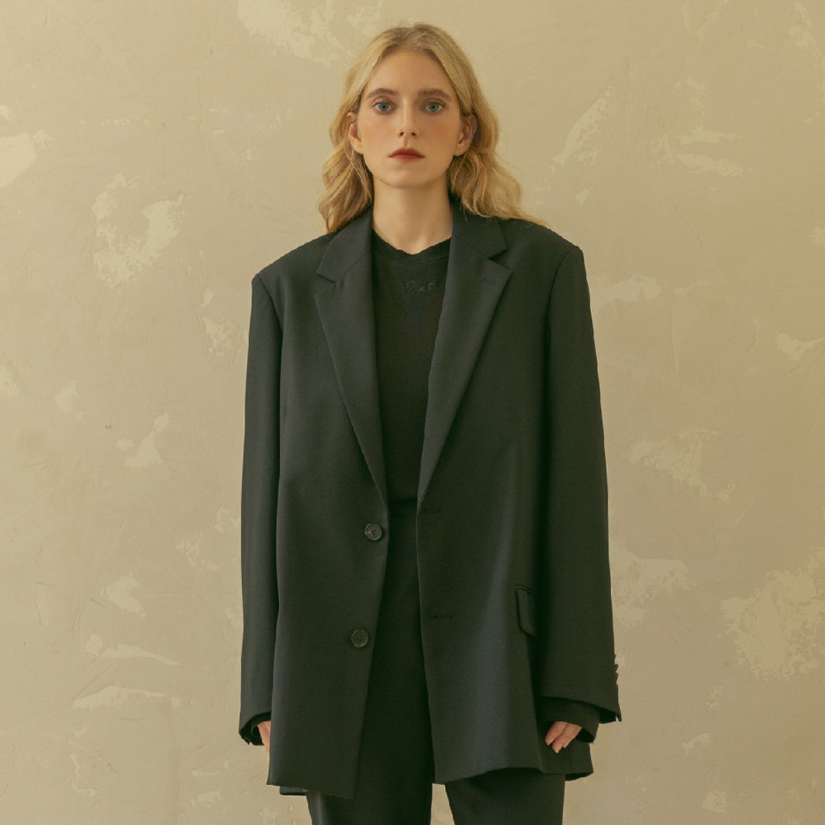 리아트(LIA.T) 리아트 비대칭 스티치 자켓