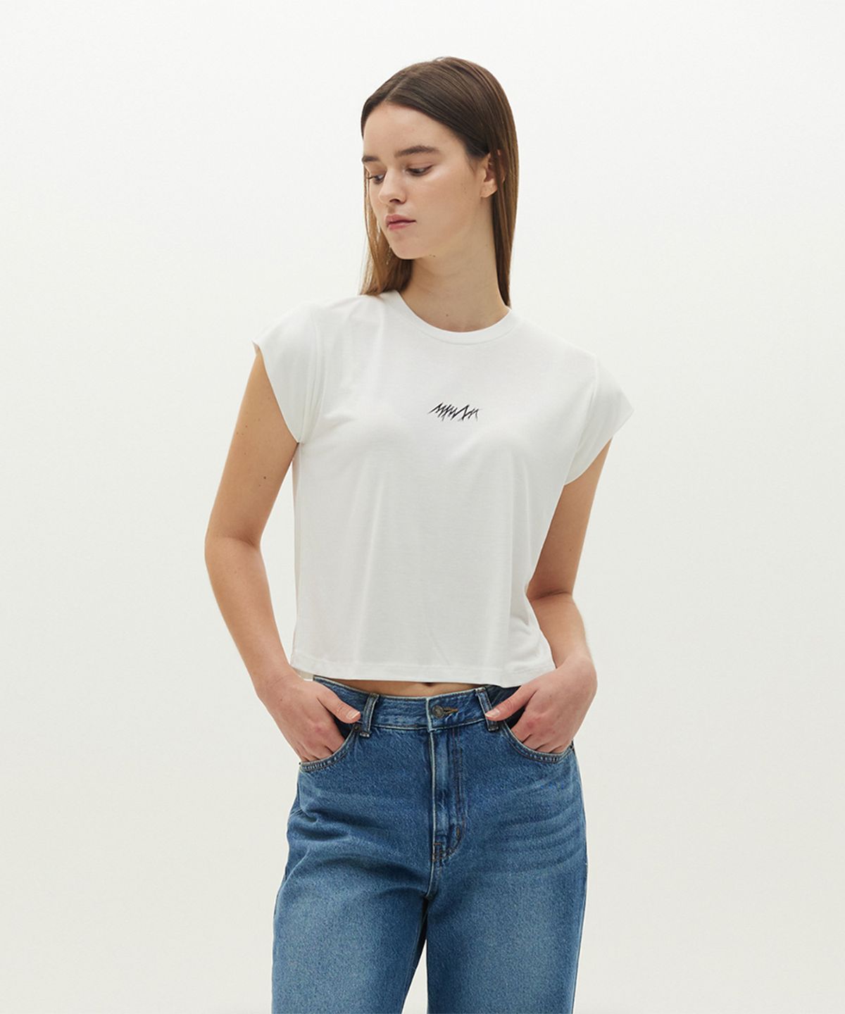 므아므(MMAM) Logo basic slim T-shirt