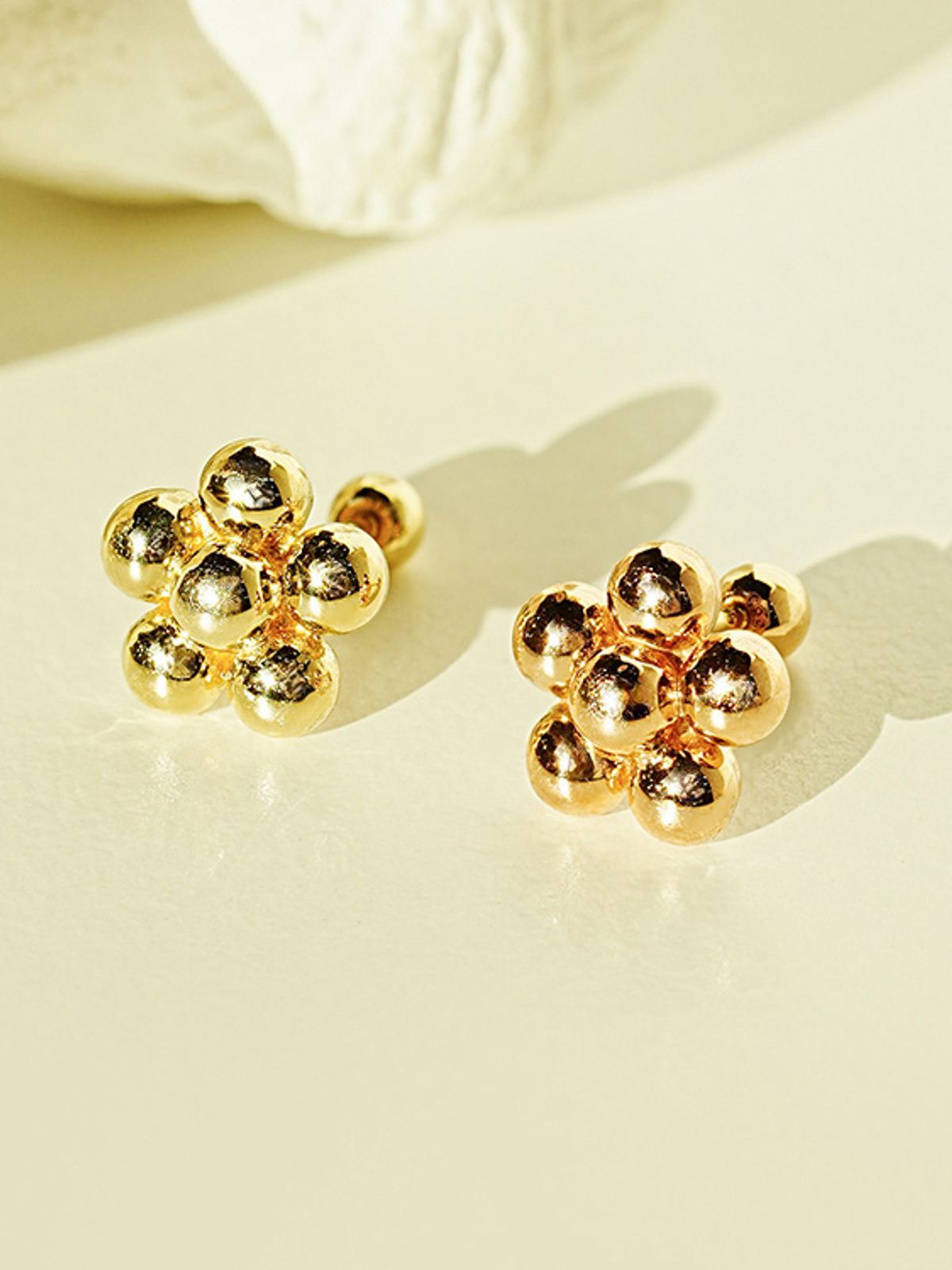 미니멀피어싱(MINIMALPIERCING) 14K 그레이프 플라워 피어싱 귀걸이