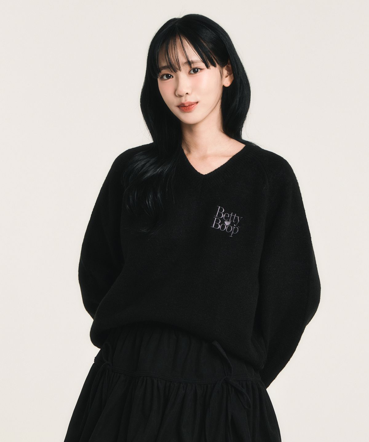 캔버스(CNVS) 베티붑 오버핏 브이넥 니트_블랙