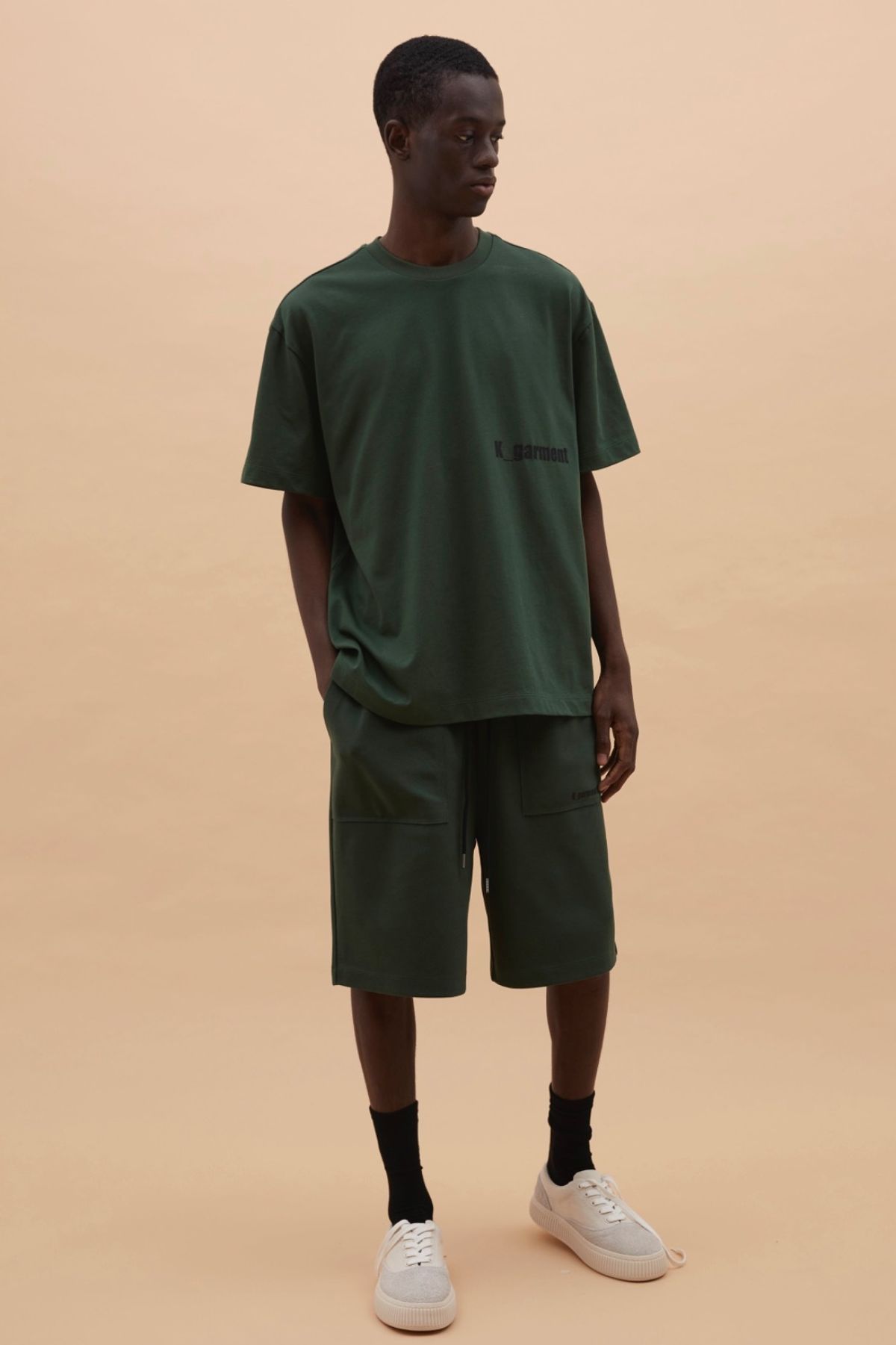 카먼트(K-GARMENT) U 빅K 프린트티 DEEP KHAKI