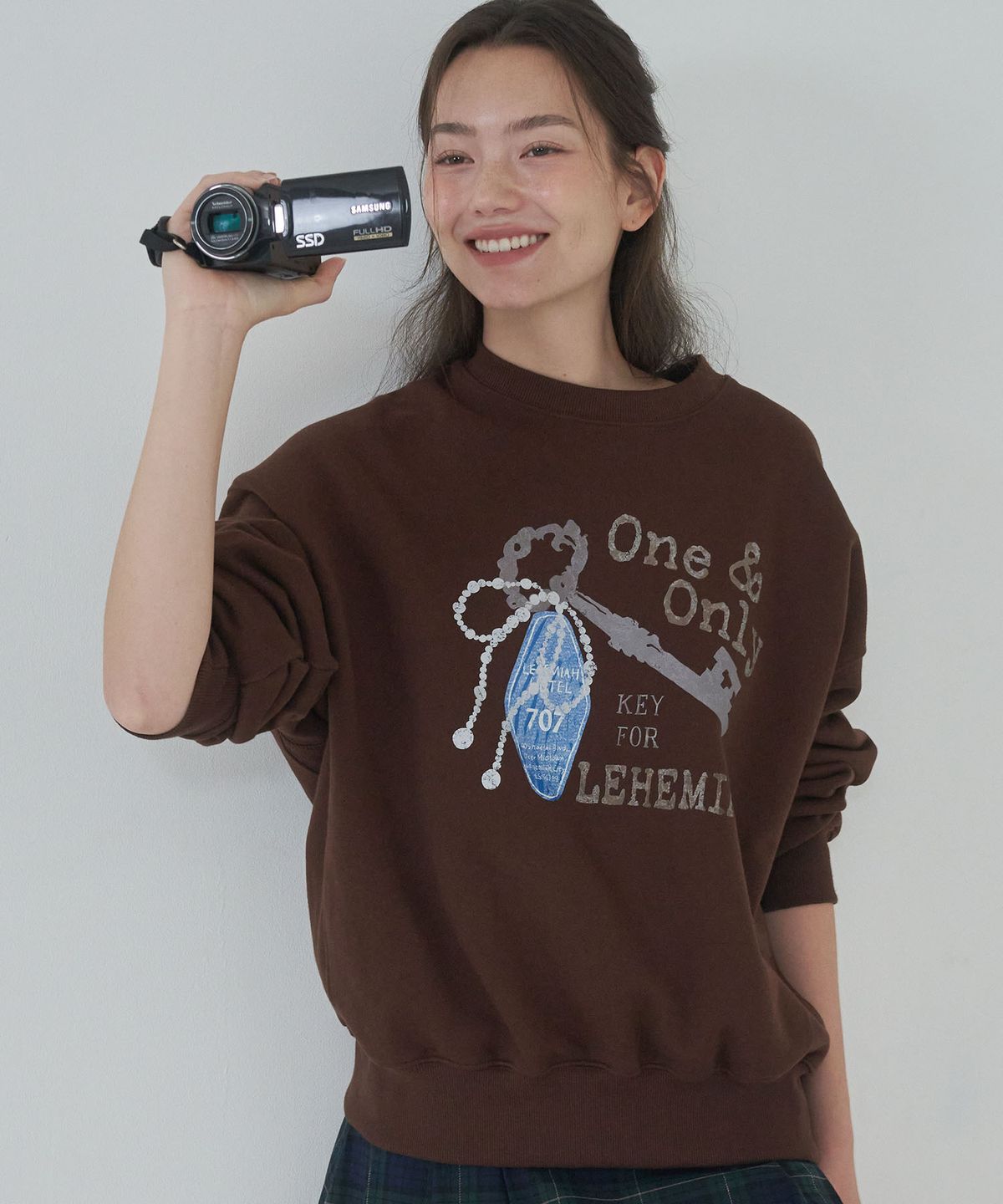르헤미아(LEHEMIAH) Keyring sweatshirt [Brown]