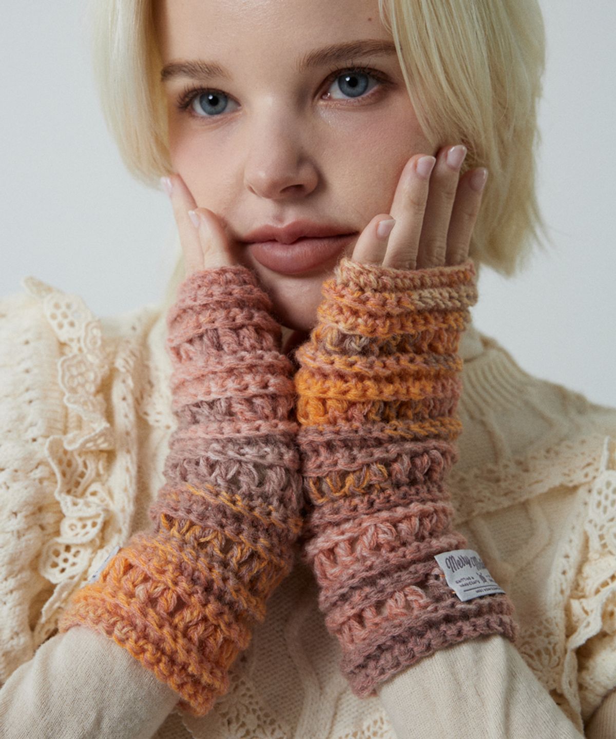 메리모티브(MERRYMOTIVE) Wool hairy mix color handwarmer (Peach brown)