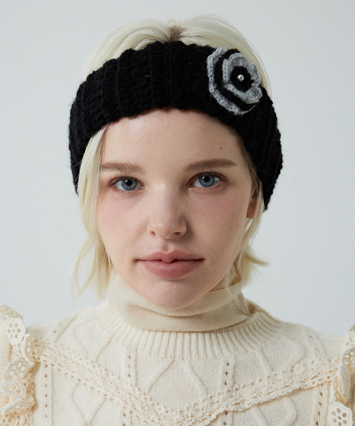메리모티브(MERRYMOTIVE) Wool hairy flower corsage hairband & earwarmer