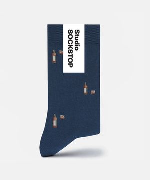 바람과함께 사라지다 위스키잔과 술병