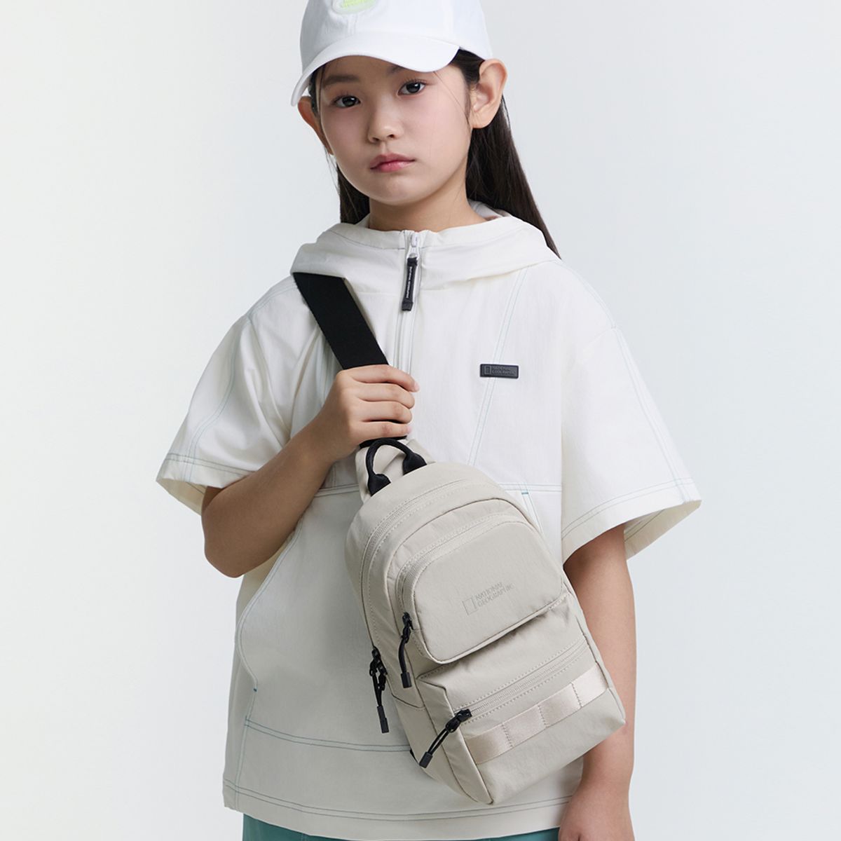 내셔널지오그래픽 키즈(NATIONAL GEOGRAPHIC KIDS) K255KCR080 투포켓 경량슬링백 BEIGE