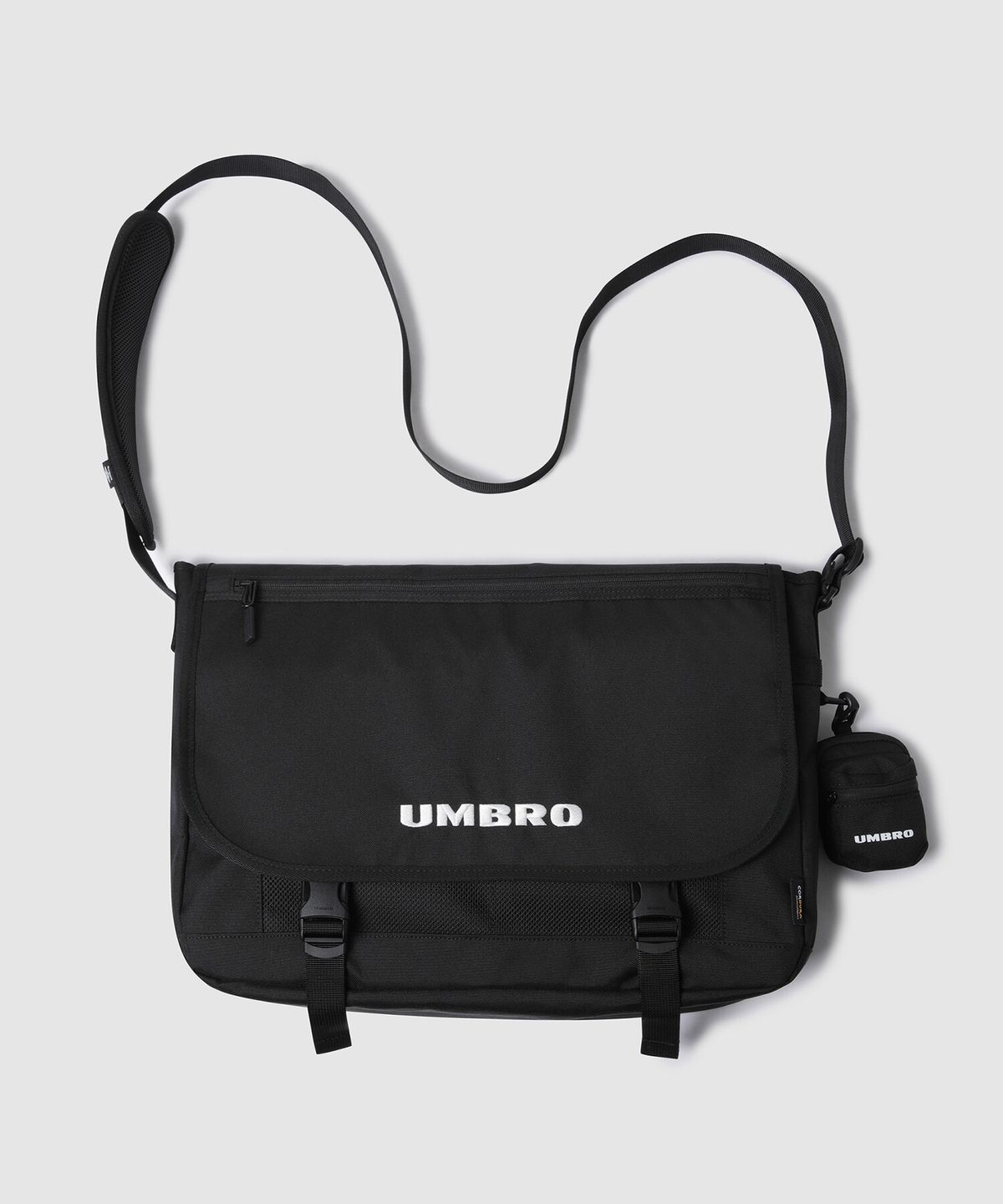 엄브로(UMBRO) 빅 메신저백 블랙(UQ123CBG10)