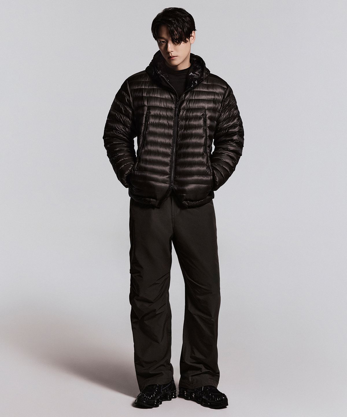 무신사 스탠다드(MUSINSA STANDARD) [시티 레저] NP 사이드 지퍼 파라슈트 팬츠 [머드 그레이]