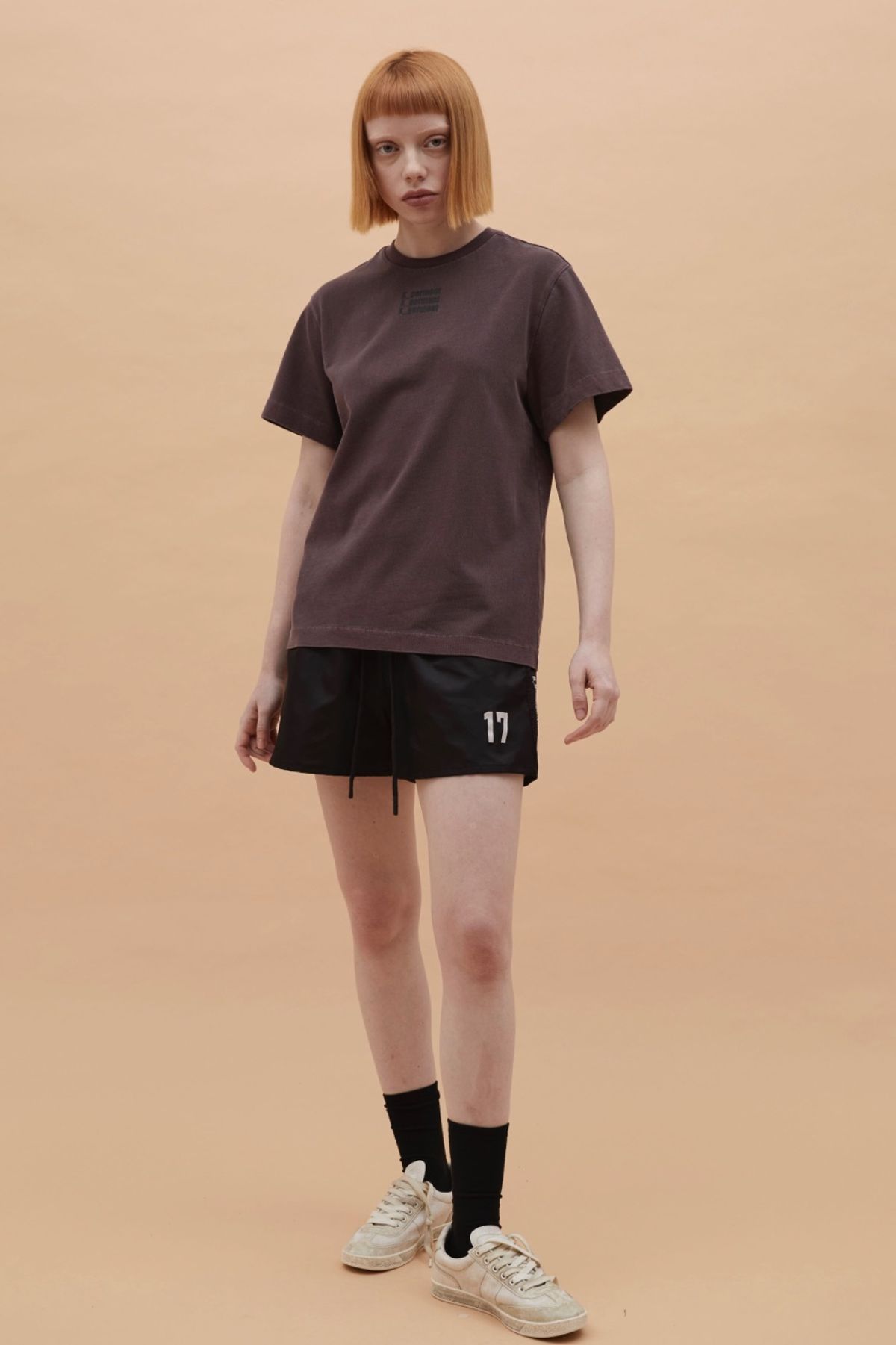 카먼트(K-GARMENT) (UNI) 스타일 프로텍팅 슬로건 가먼트 다이드티 DARK WINE