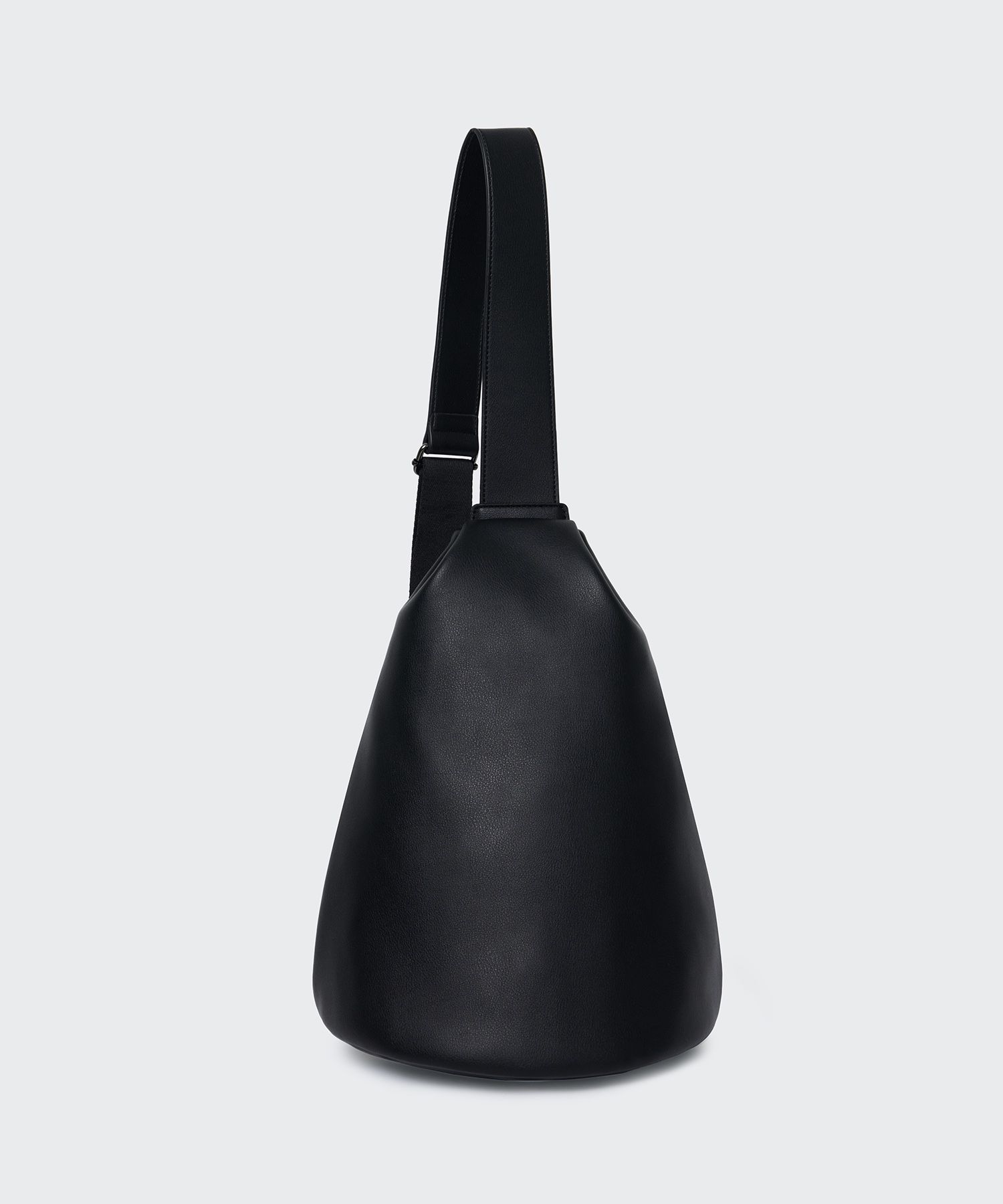 Shop Messenger & Crossbody Bags at MUSINSA