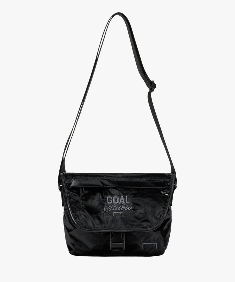 GLOSSY MINI CROSS BAG-BLACK