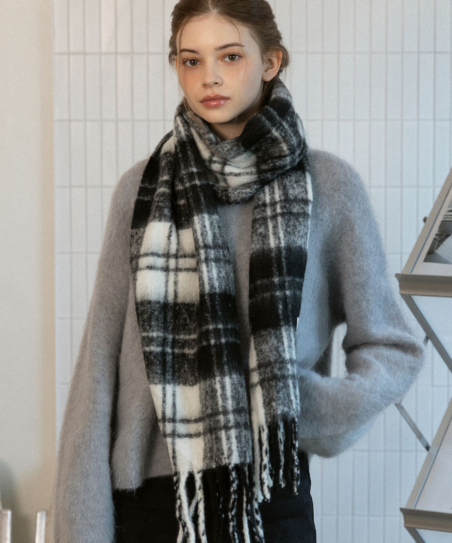 ●TATIANA● Shadow Plaid Wool Blended Muffler MF8127 5006788 MUSINSA | TATIANA Shadow Plaid Wool Blended Muffler MF8127