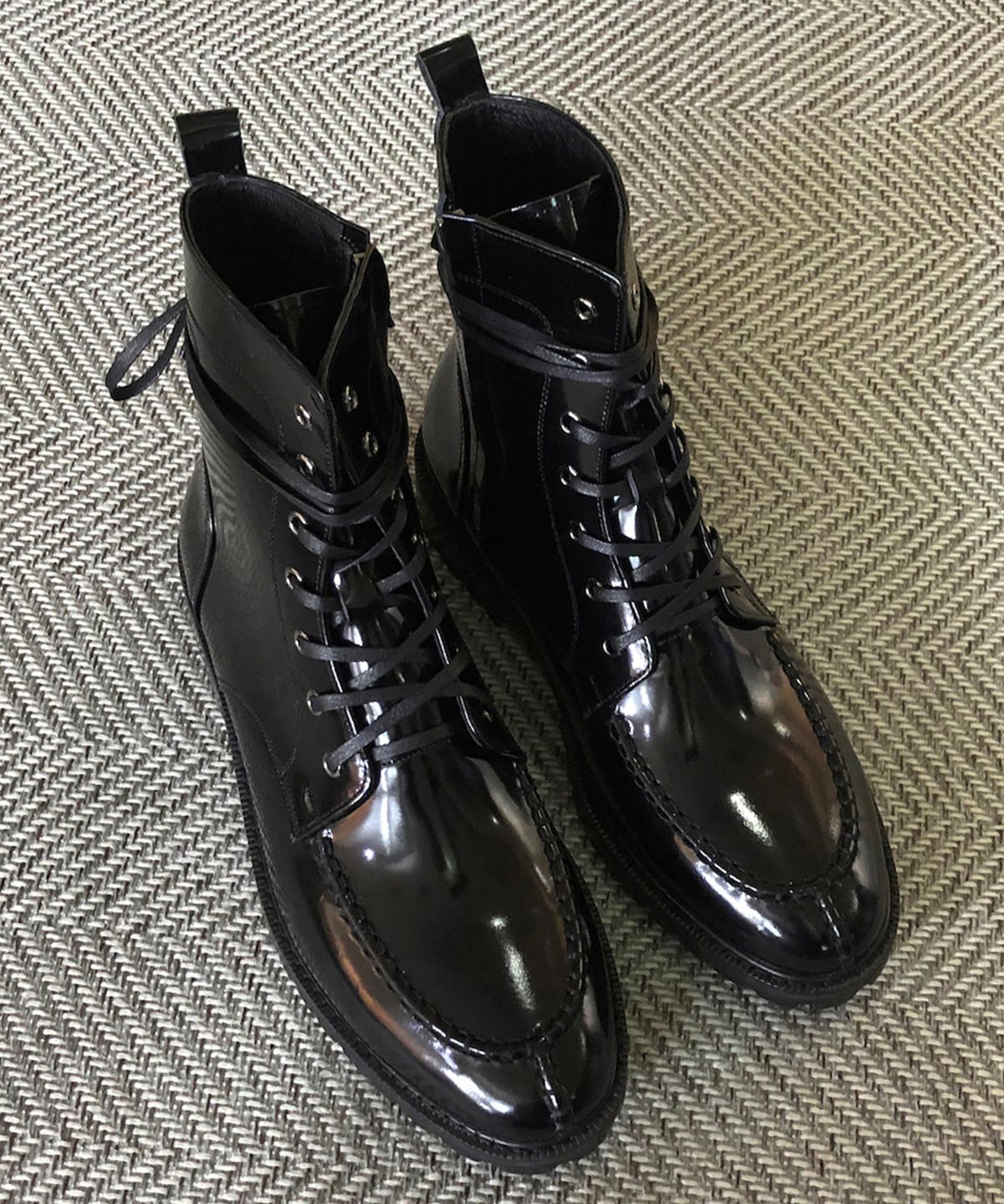 조앤슈(JOENSHOE) 휴만 사이드지퍼 와이팁 워커 부츠 블랙복스