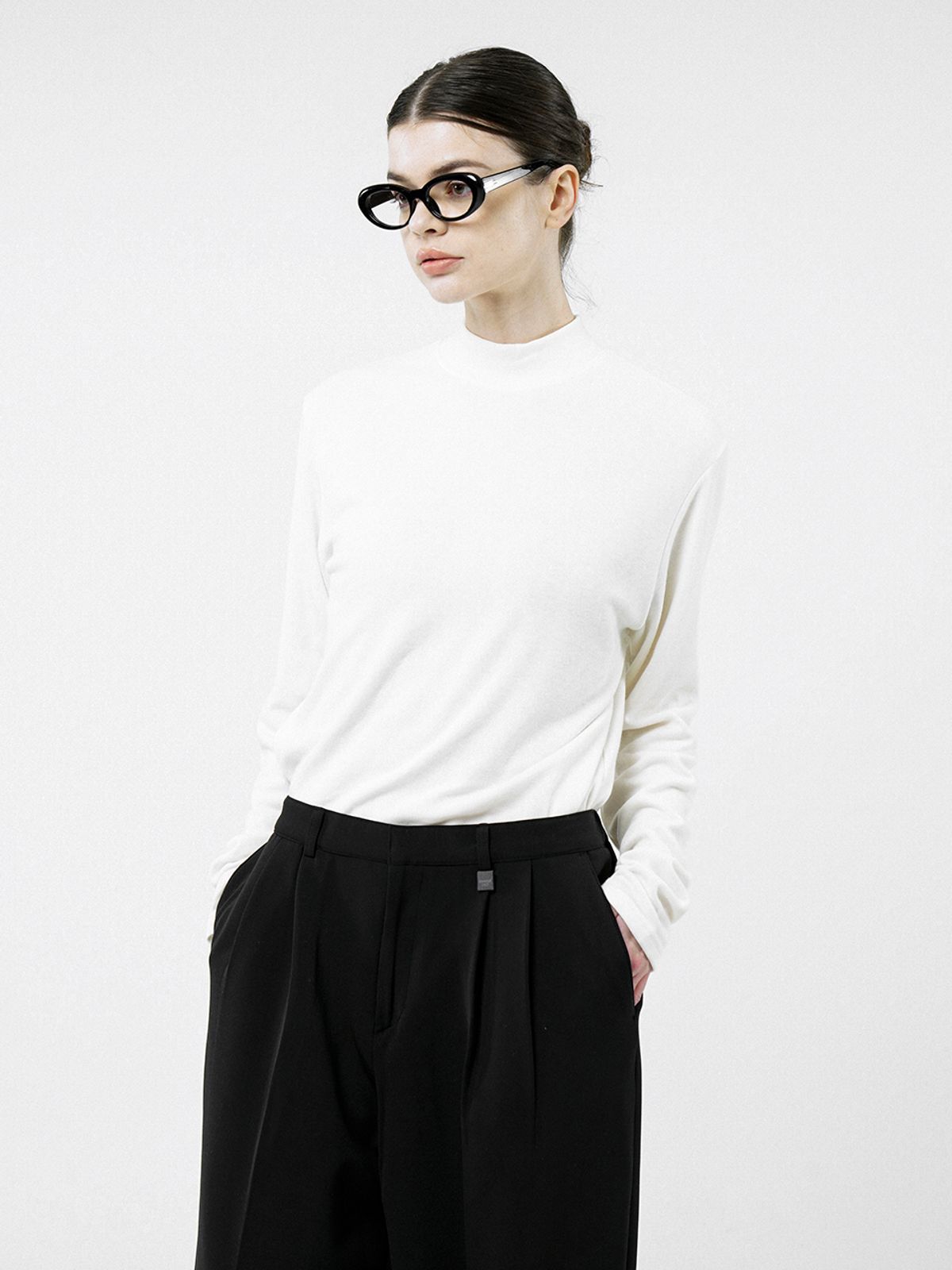챈세스노이(CHANCE'S NOI) Fleece Half Turtleneck - White /W244TP02WH