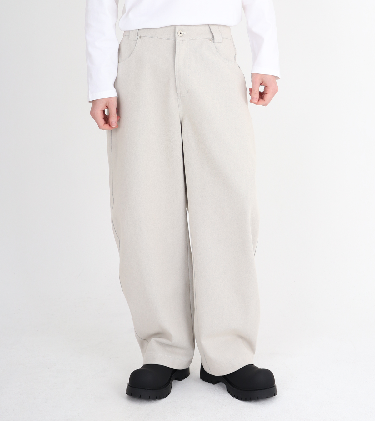 버튼서울(BUTTON SEOUL) 커브드 벌룬핏 밴딩 팬츠 (라이트 그레이) 3color