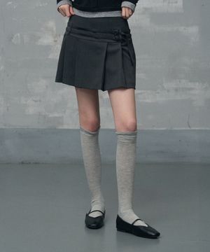 더블 스트랩 플리츠 미니 스커트 [CHARCOAL]