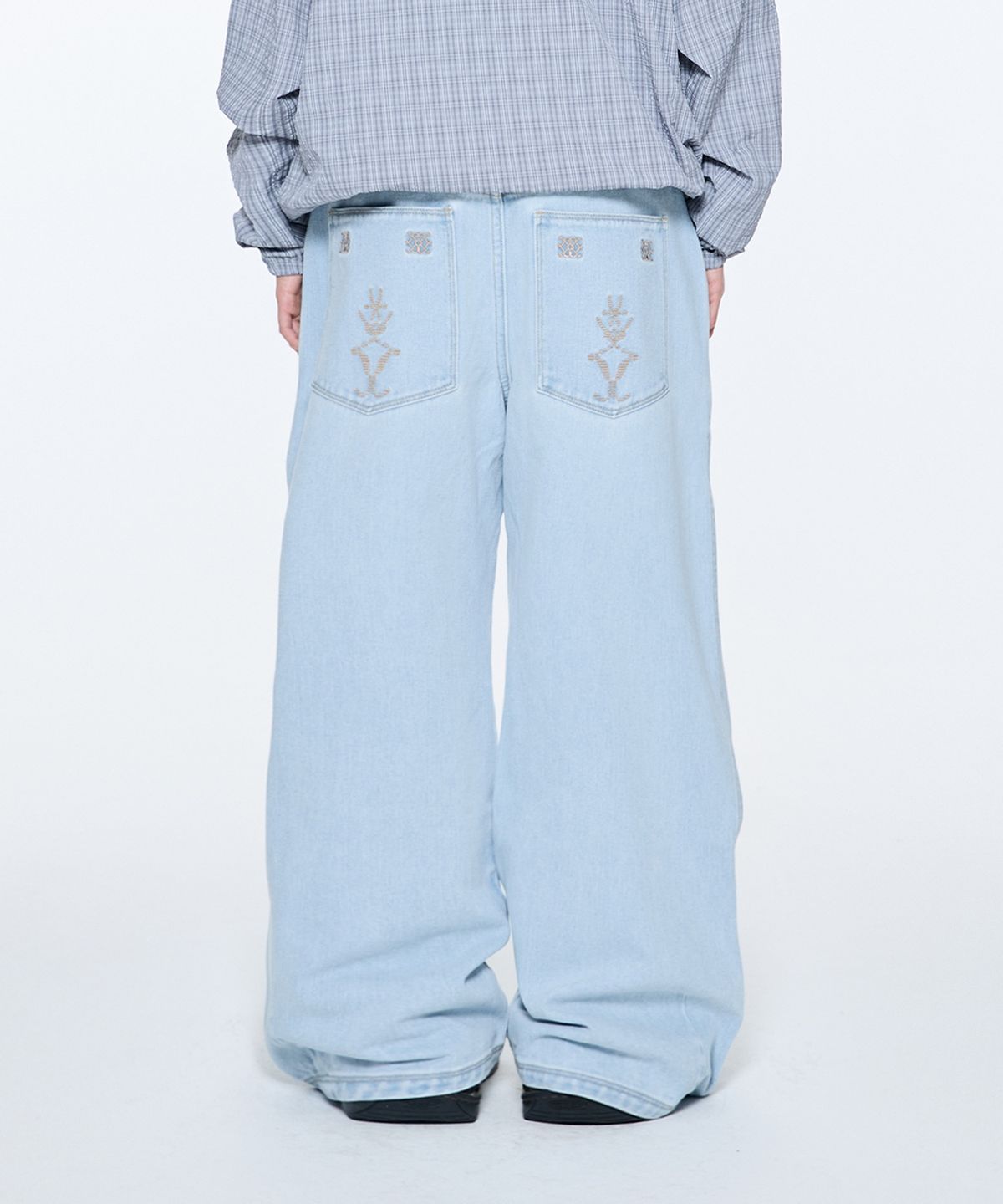 더콜디스트모먼트(THE COLDEST MOMENT) TCM ethnic denim pants (light blue)