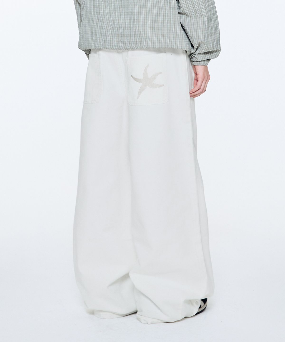 더콜디스트모먼트(THE COLDEST MOMENT) TCM starfish chino pants (white)