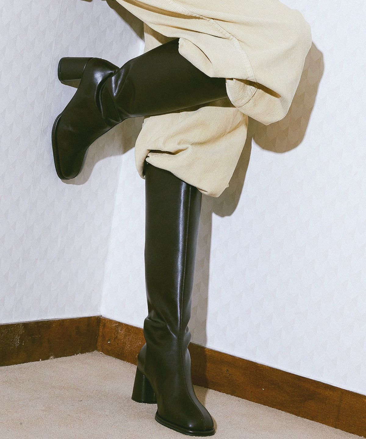 스퍼(SPUR) Cecil Minimal 미니멀 가죽 롱부츠 6cm -UA9090 (2color)