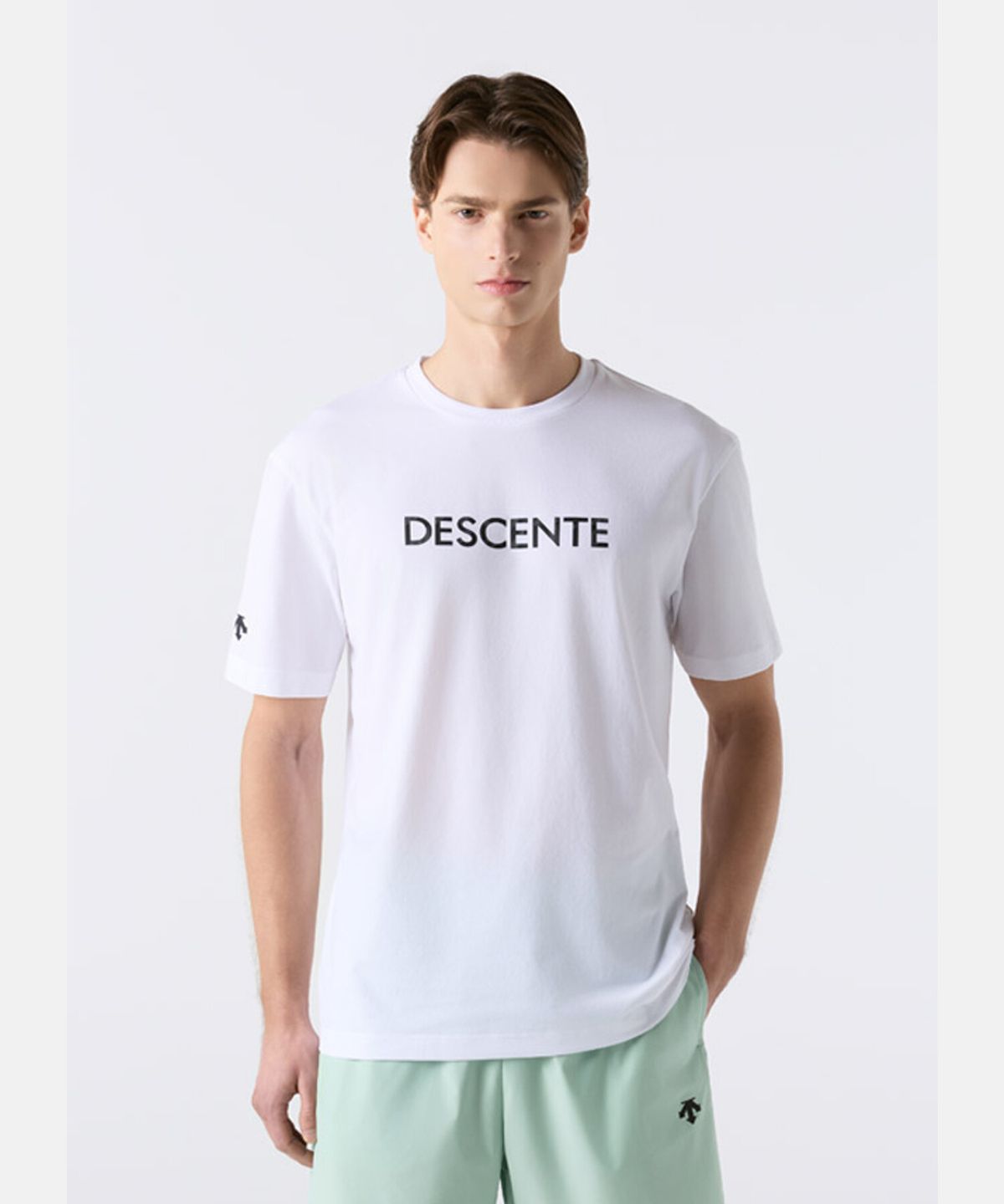 데상트(DESCENTE) 터프 워딩 반팔 티셔츠 화이트 SR323UTS73