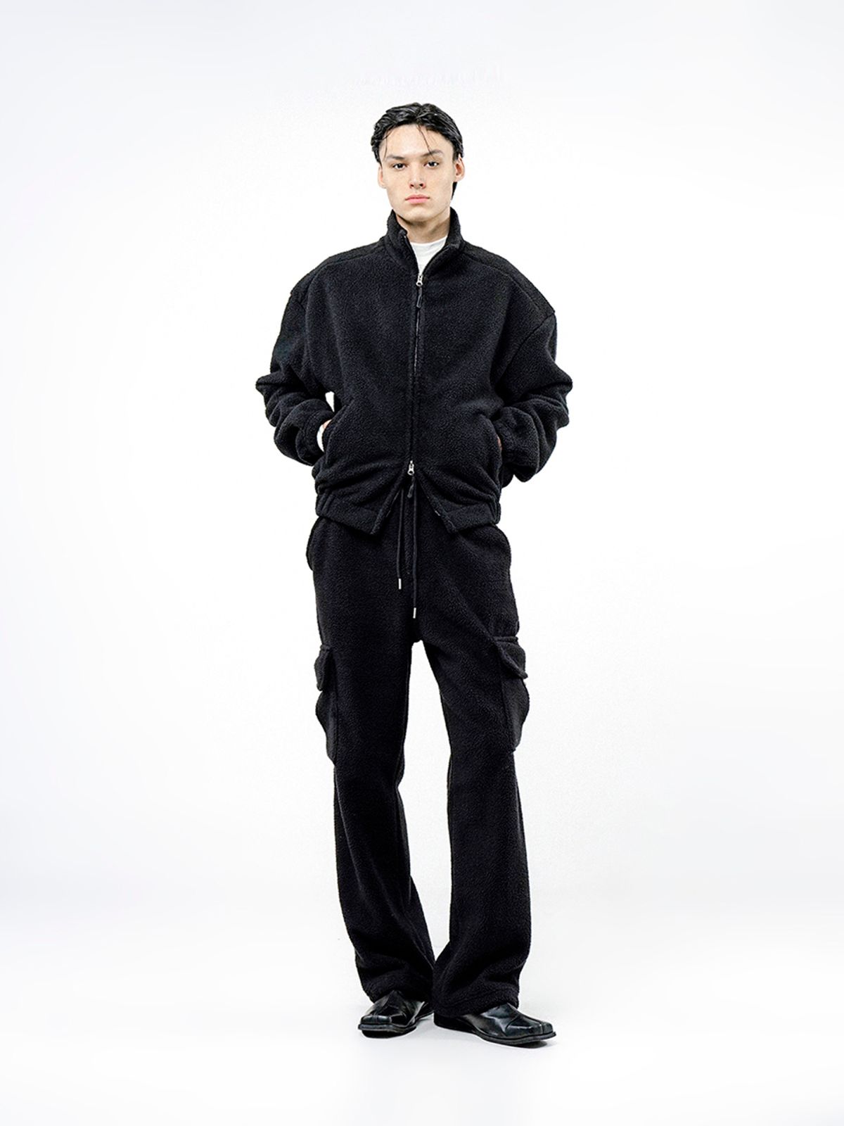 챈세스노이(CHANCE'S NOI) Fleece String Cargo Pants - Black /M244PT05BK