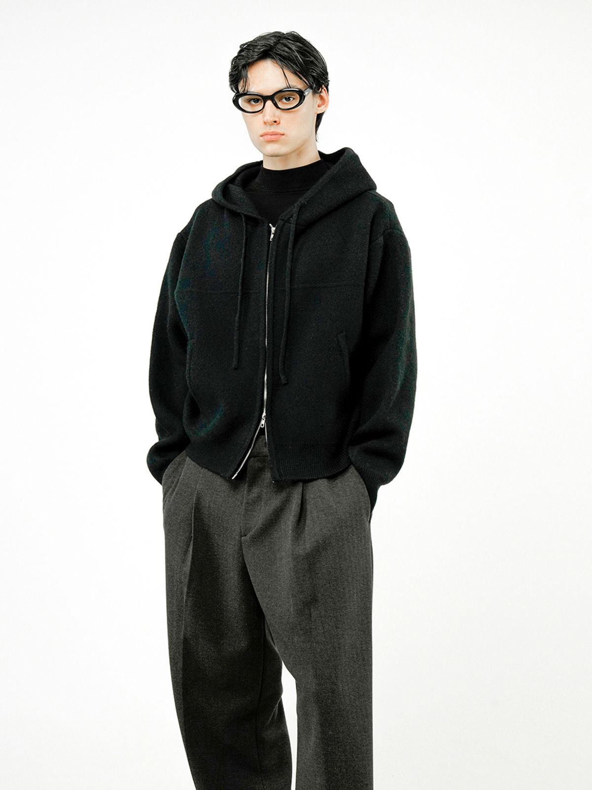 챈세스노이(CHANCE'S NOI) Sweater hooded Zip-up - Black /M244TP05BK