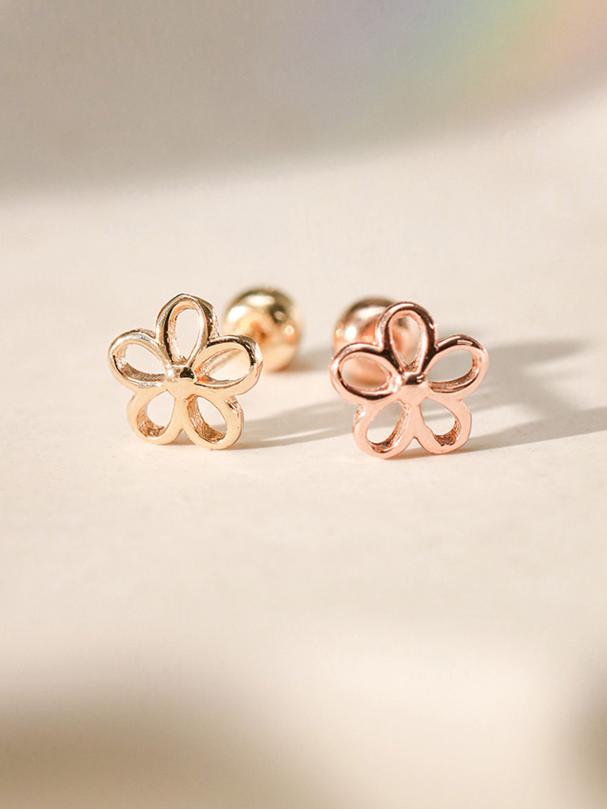 미니멀피어싱(MINIMALPIERCING) 14K 포인트 다섯꽃잎 피어싱 귀걸이