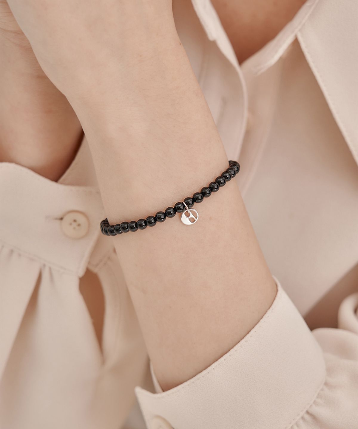 엘르주얼리(ELLEJEWELRY) 시그니처 천연 오닉스 스톤 팔찌 ELBRBB099
