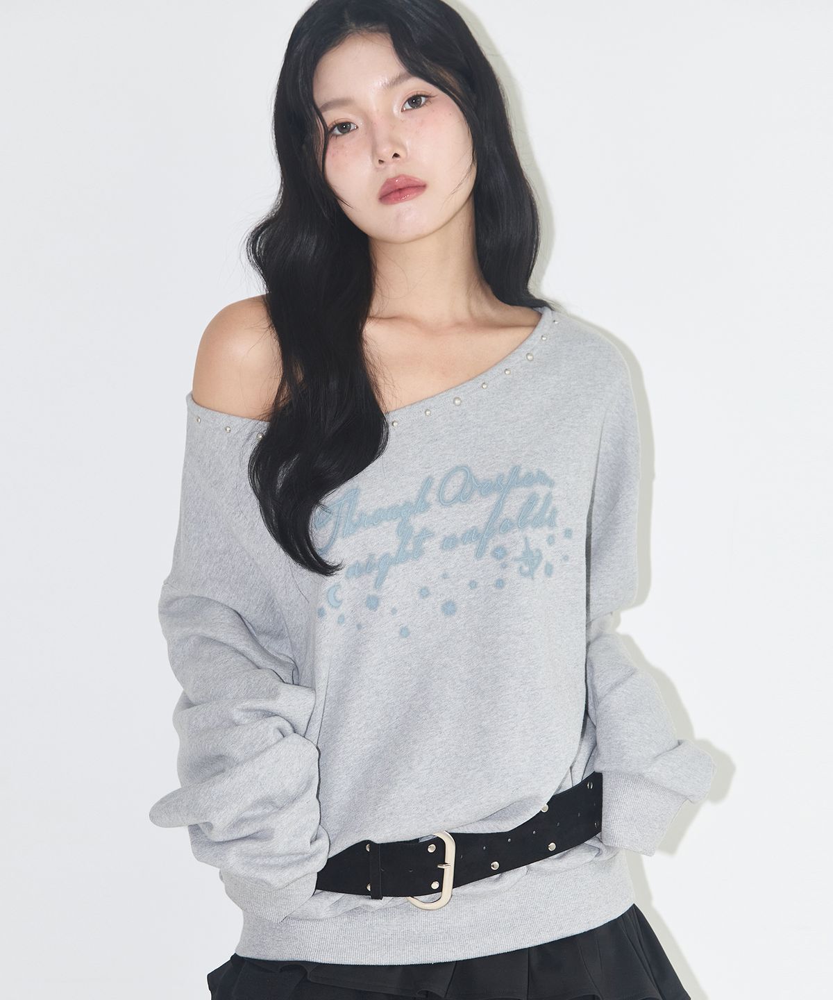 일리고(ILLIGO) 원숄더 스터드 보트넥 맨투맨 멜란지