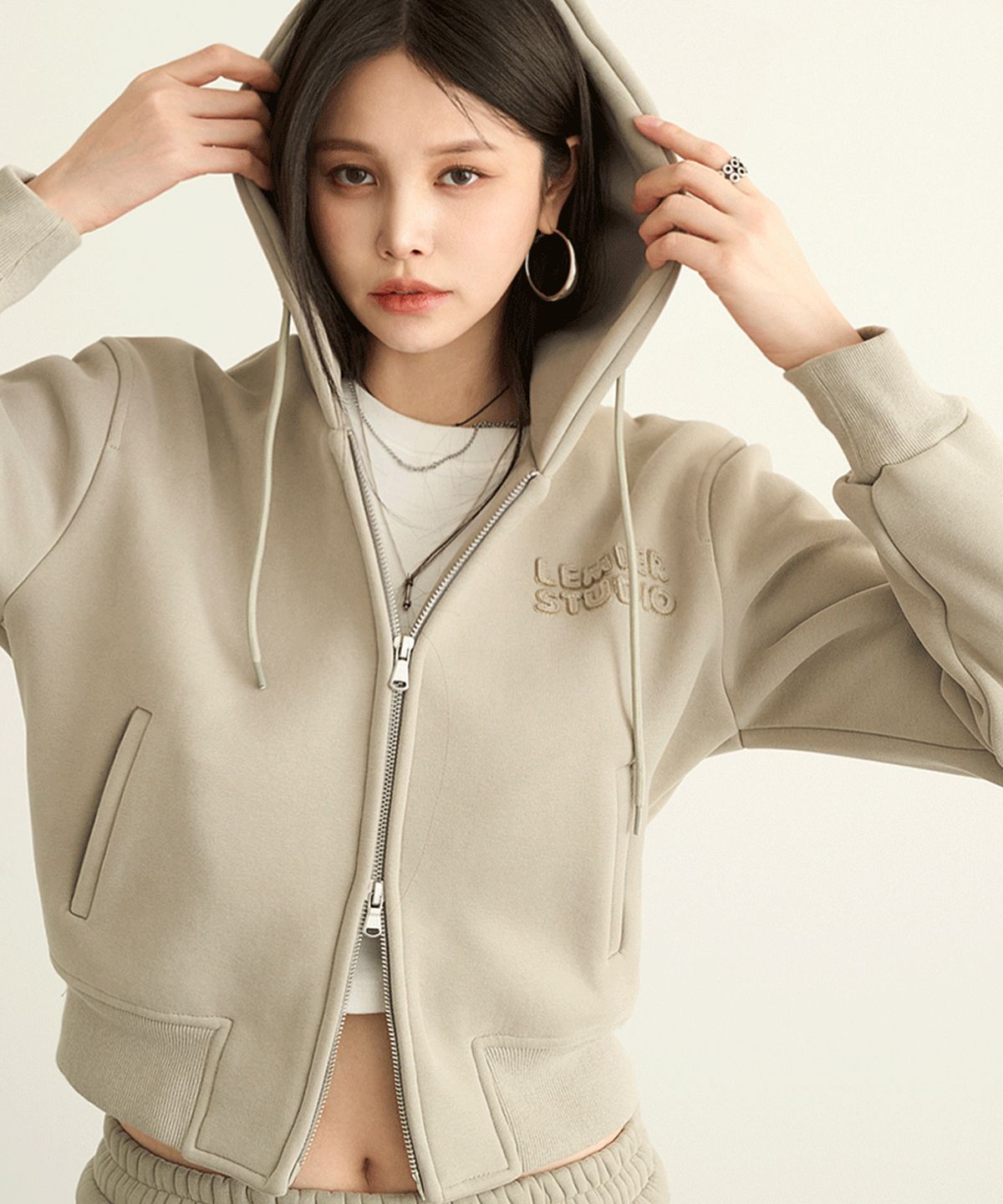 르미어 스튜디오(LEMIER STUDIO) [LEMIER STUDIO] 볼륨 투웨이 크롭 후드집업 #LMSj-601