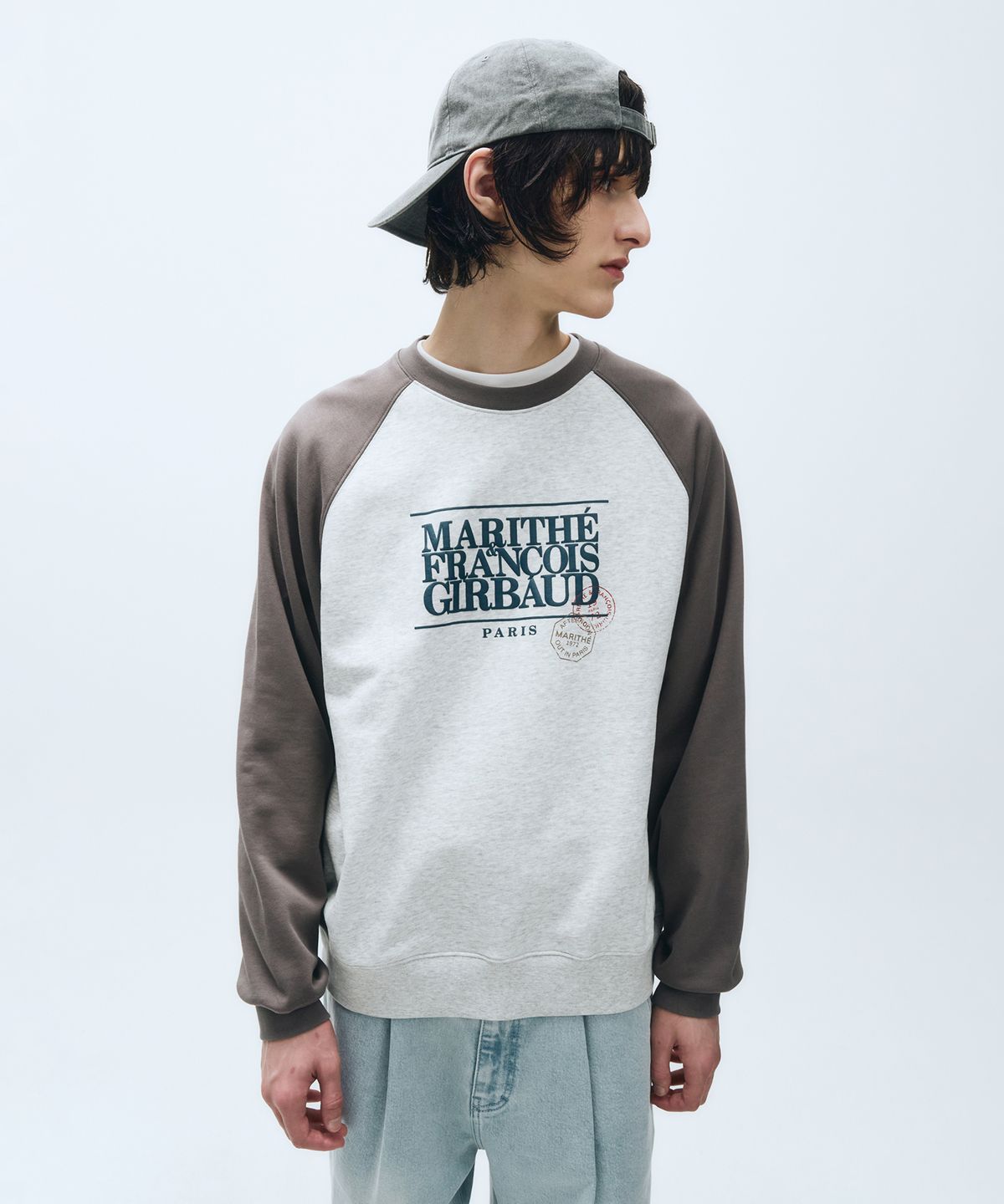 마리떼 프랑소와 저버(MARITHÉ + FRANҪOIS GIRBAUD) CLASSIC LOGO COLOR BLOCK RAGLAN SWEATSHIRT light gray