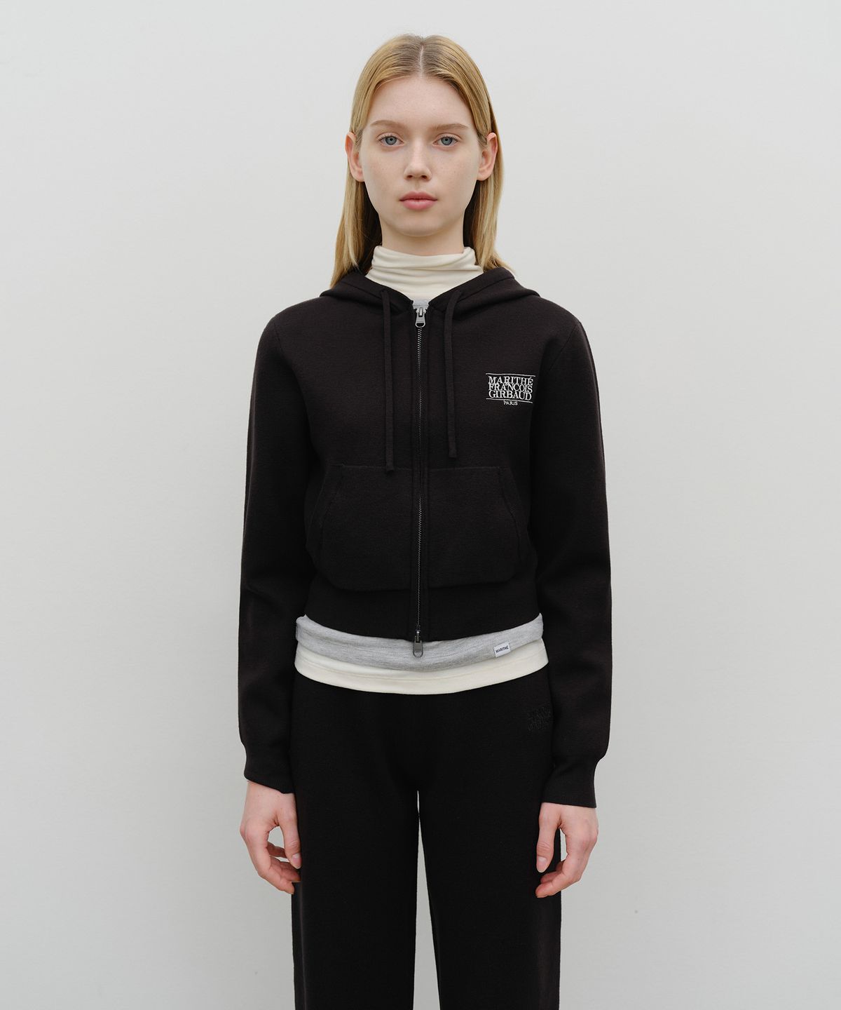 마리떼 프랑소와 저버(MARITHÉ + FRANҪOIS GIRBAUD) W CLASSIC LOGO CROP KNIT HOODIE ZIPUP black
