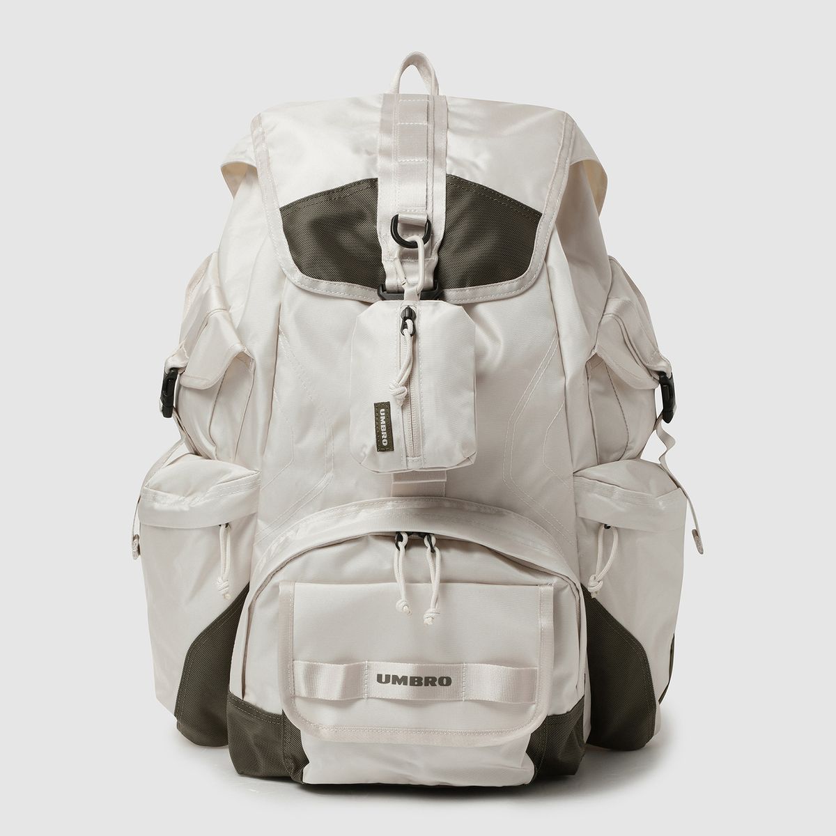 엄브로(UMBRO) 파라슈트 럭색 백팩 (35L)_구성품 미니 파우치 베이지(UQ123CBP21)