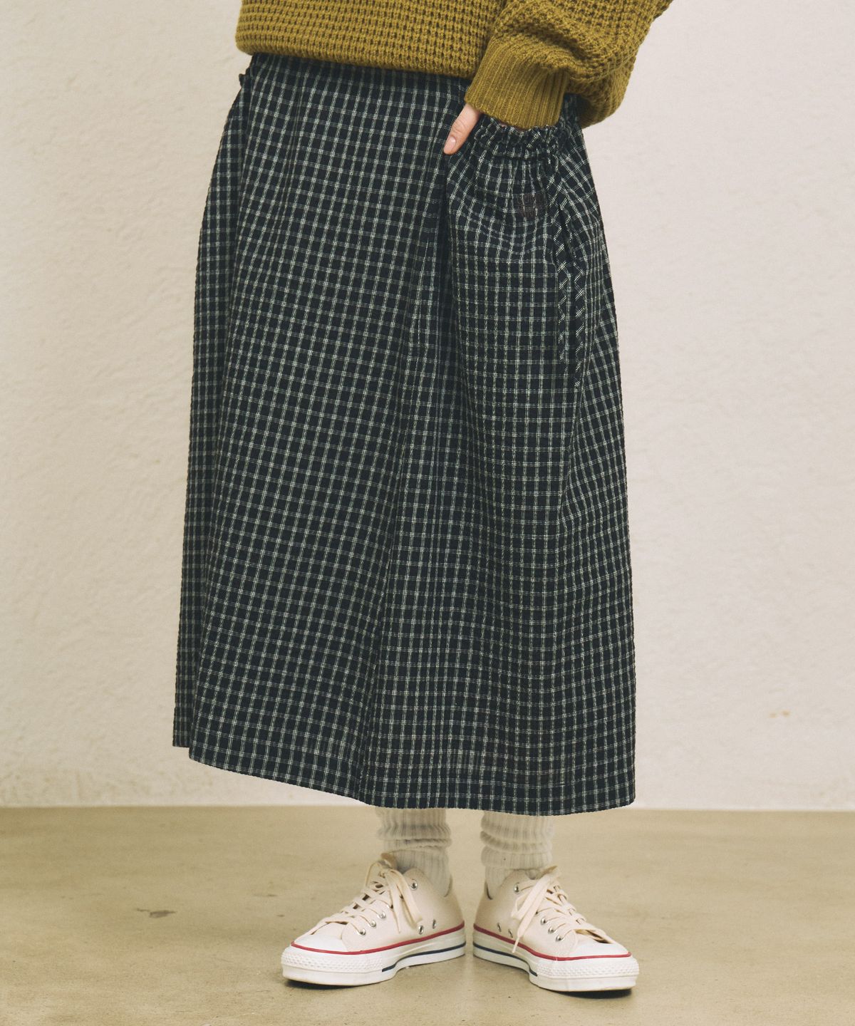 꼬모니노즈(COMONINOZ) W SIDE POCKET SKIRT [BLACK]
