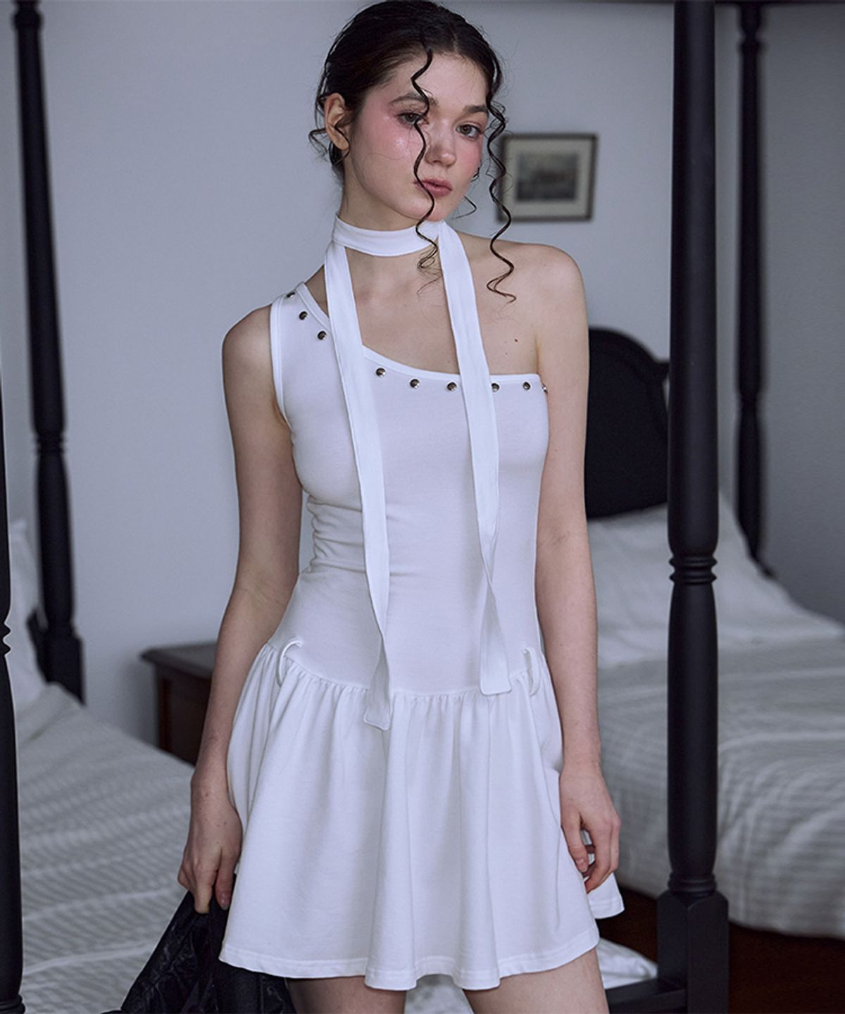 로제프란츠(ROSEFRANTZ) Studded Unbalance Mini Dress [Ivory]