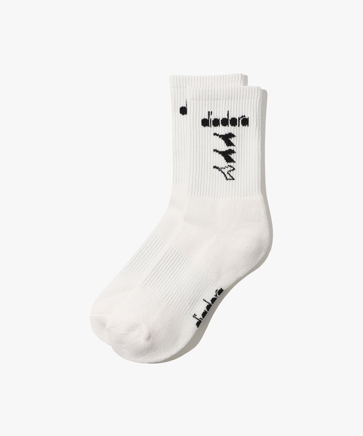 디아도라(diadora) 프리즈 패턴 쿼터 삭스 OFF WHITE