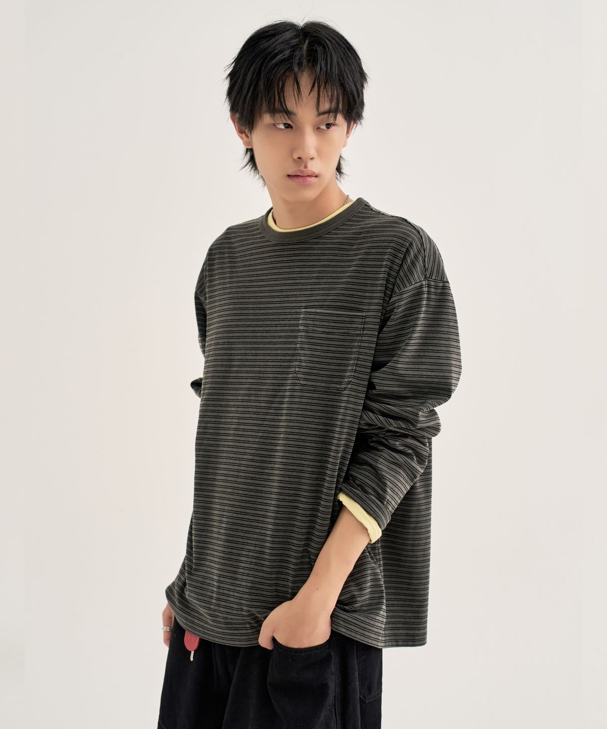 키뮤어(KIIMUIR) 빈티지 스트라이프 롱슬리브_차콜